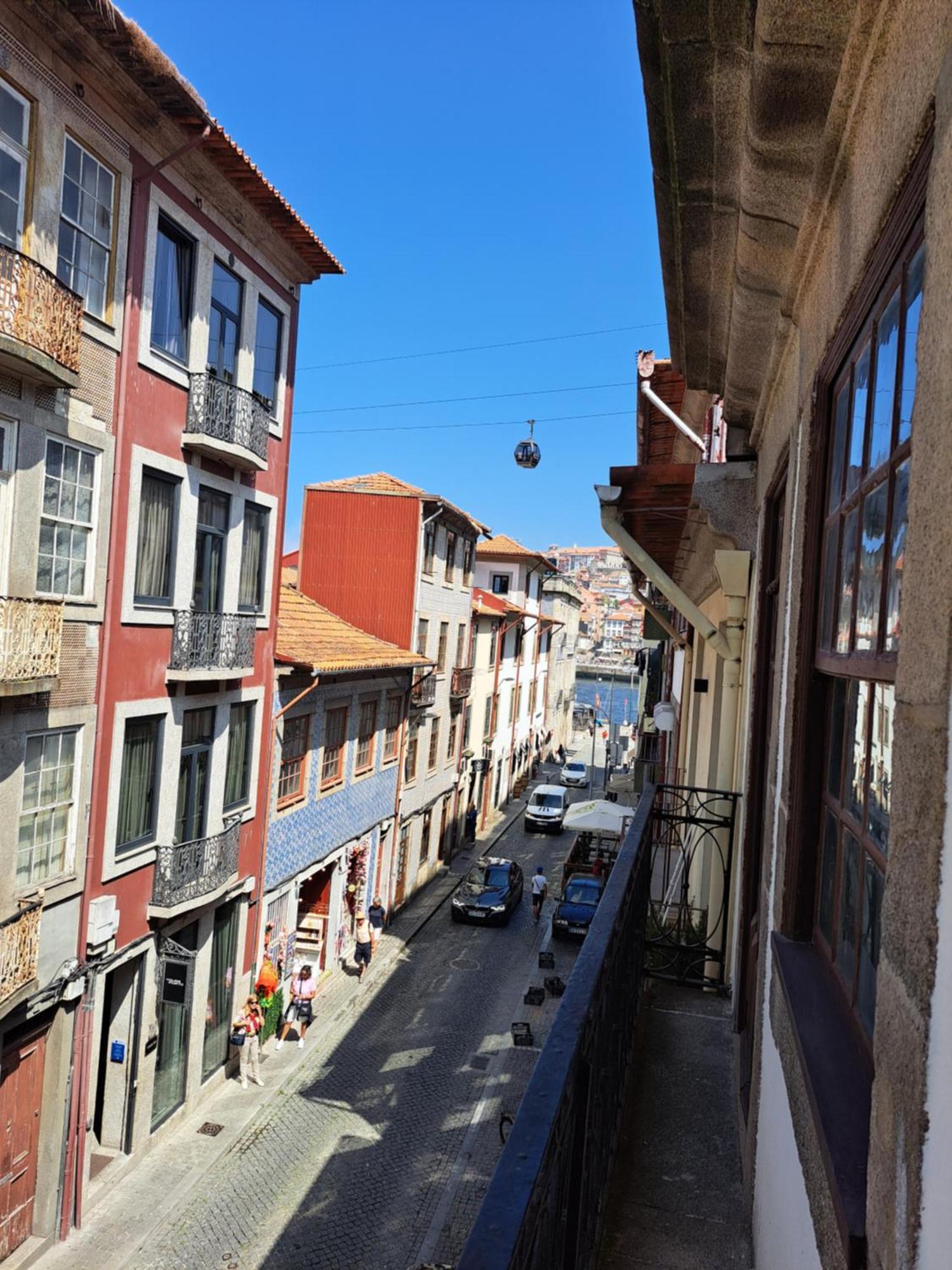 Near River 63 * Vila Nova de Gaia